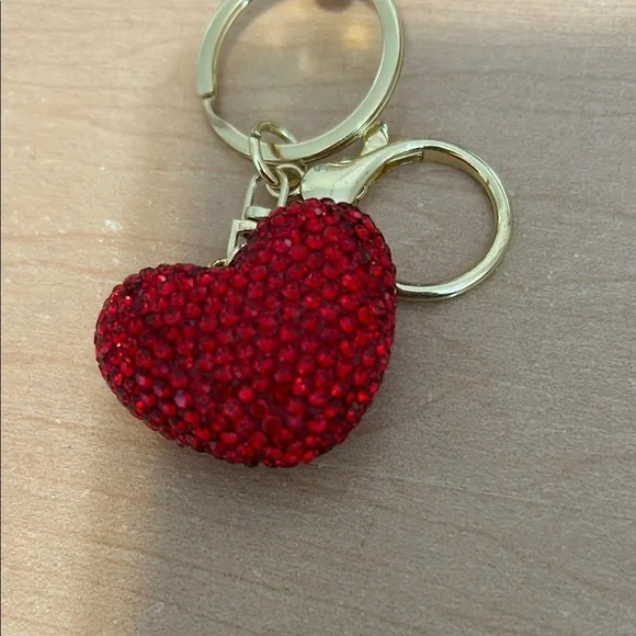 Red Heart Keychain with Gold Accents nwot - Picture 3 of 3